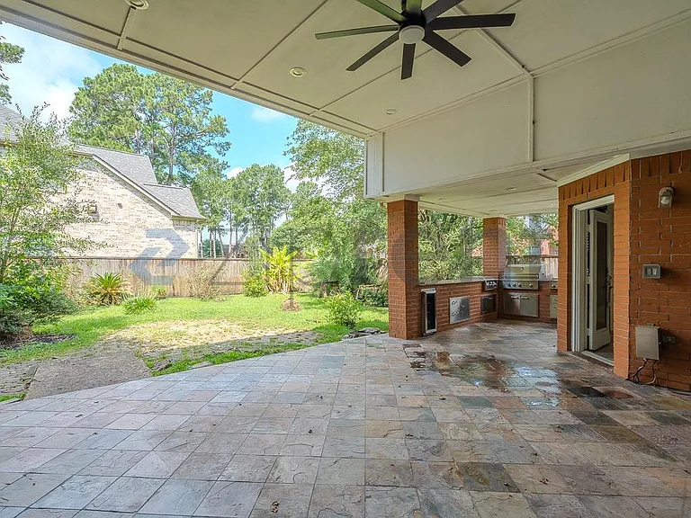 14911 Oxford Way — Photo 42