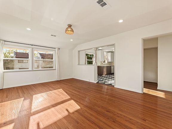 4th image of 3205 Fairesta St APT A