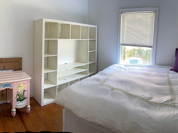 3rd image of 5 N Dooley Ave