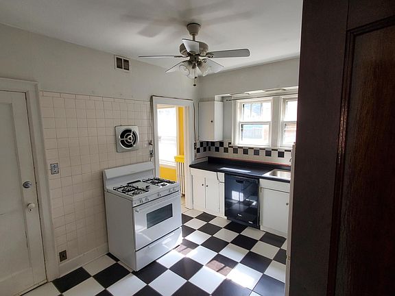 2nd image of 1536 Crosby St Unit 1