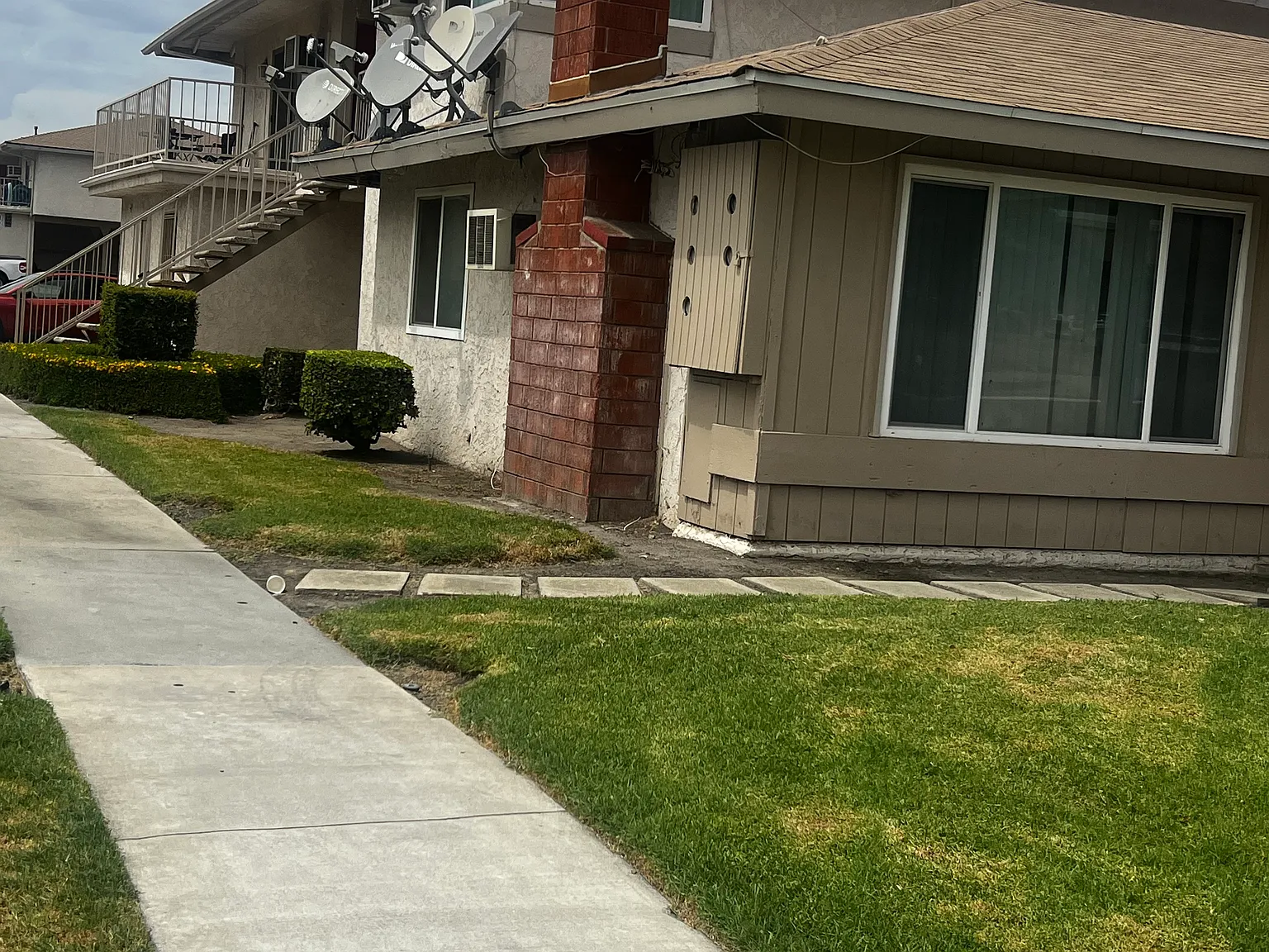 2 bed, 750 sqft, $2,050 — Photo 2