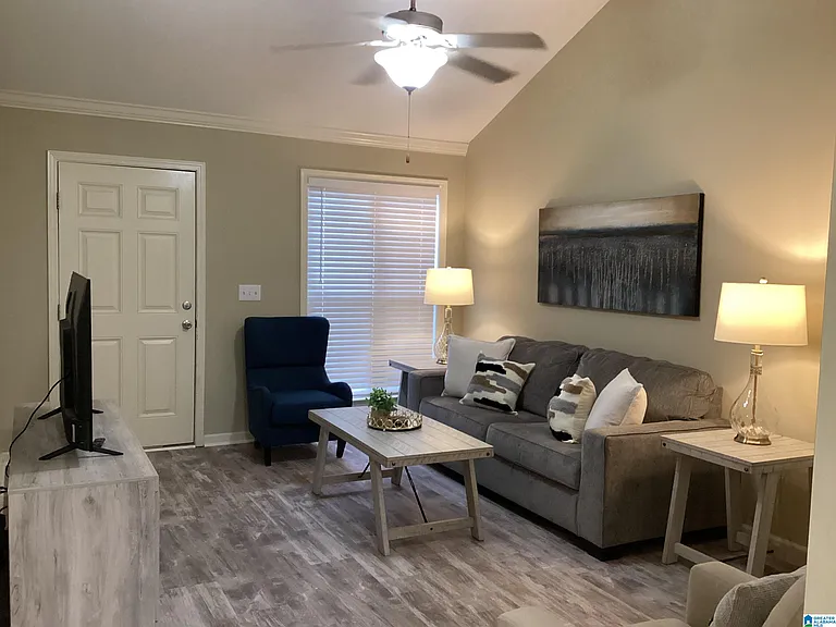 119 Hayesbury Ln — Photo 3