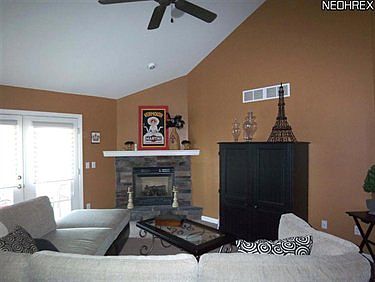 3rd image of 6842 Twin Oaks Ct #6842