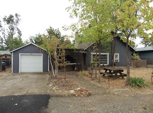 212 Gibson St, Talent, OR 97540