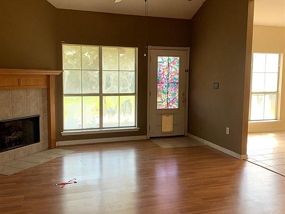 3rd image of 23690 Parkland Ave