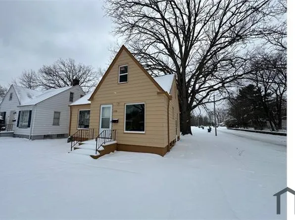 17790 Waterbury Ave, Maple Heights, OH 44137