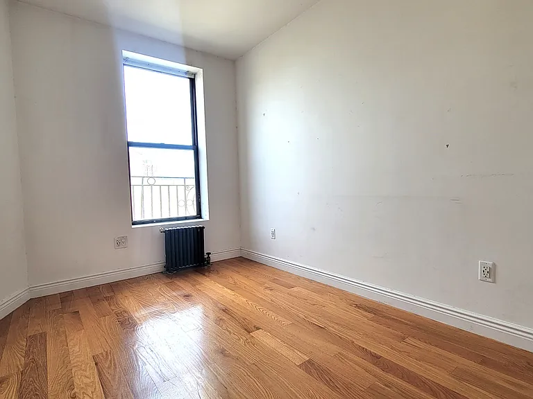 500 Cathedral Pkwy #3C — Photo 6