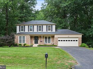 1092 Loran Ct, Great Falls, VA 22066