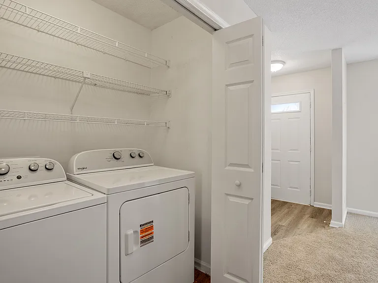 516 Caprice Ct — Photo 23