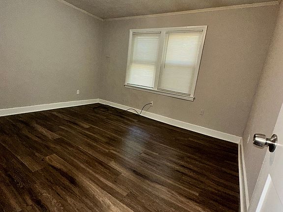 5th image of 630 Safari Dr