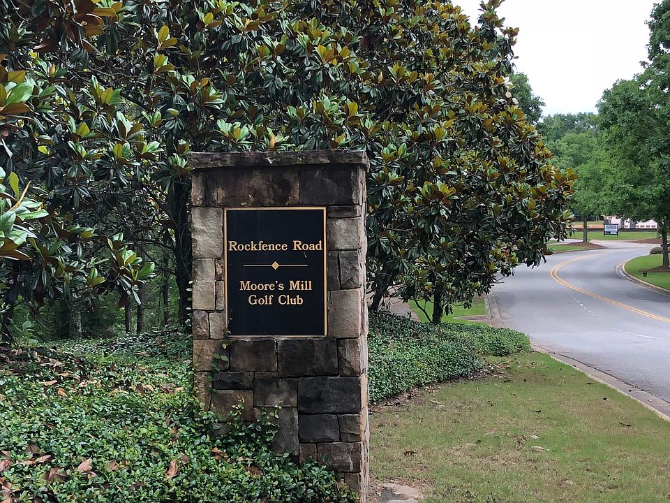 Rockfence Entrance