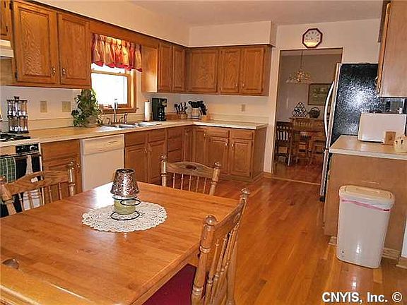 5th image of 1000 Depa Ln