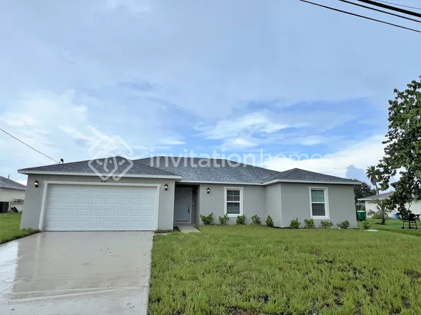 381 SW Whitmore Dr, Port Saint Lucie, FL 34984