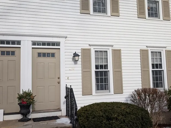 251 Wellman Ave Unit 251, North Chelmsford, MA 01863
