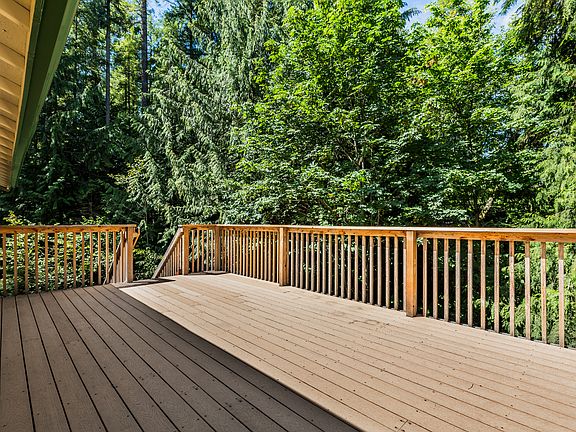 2nd image of 18535 Woodside Dr SE