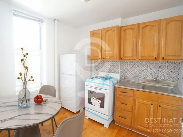 648 46th Street image 2 of 12