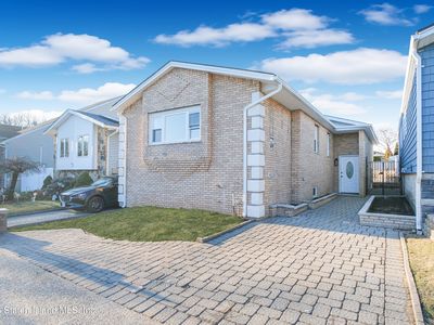 43 Country Woods Ln, Staten Island, NY, 10308