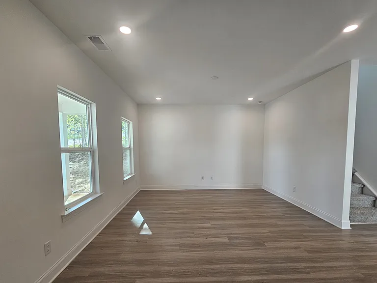 203 Benfield Rd — Photo 4
