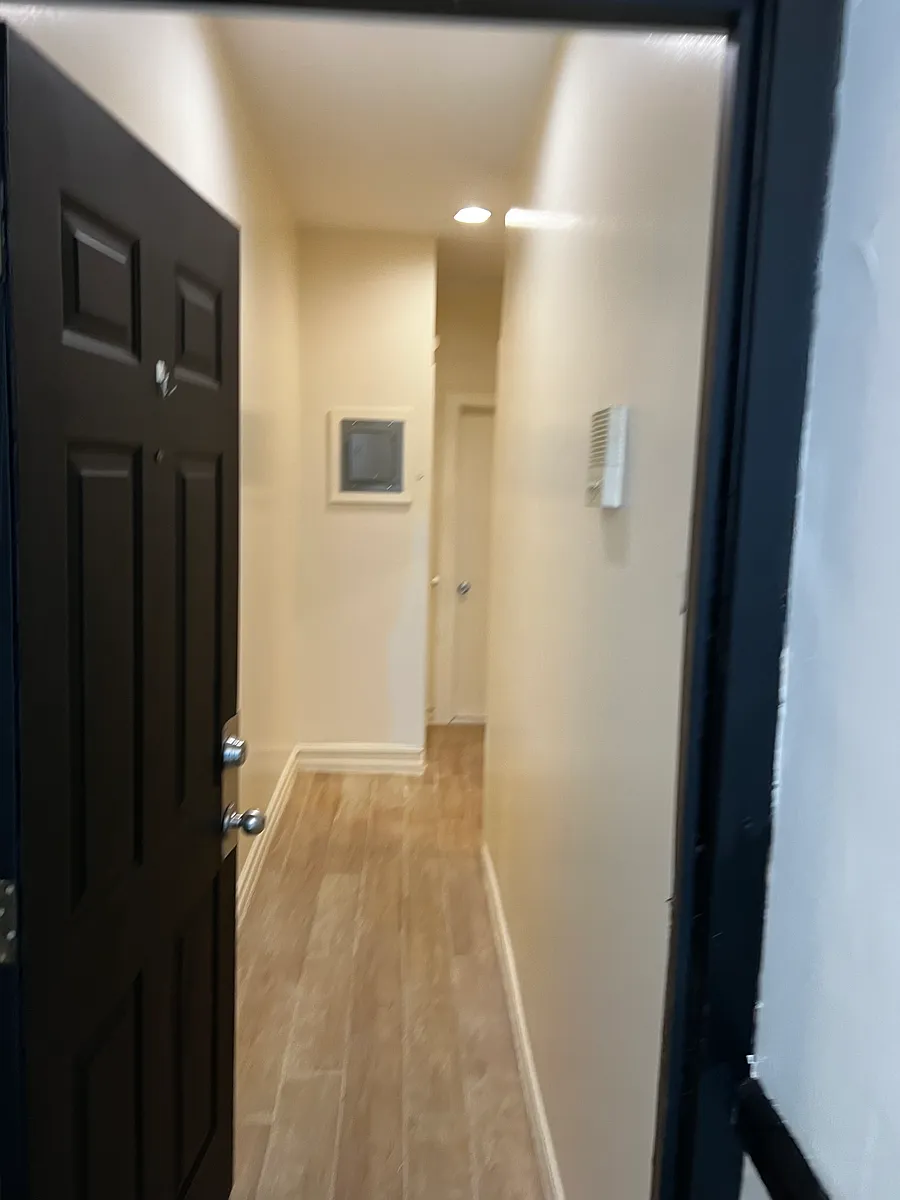 Building Photo - Tulip Ave