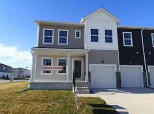 9604 Crowning Dr, West Des Moines, IA 50266