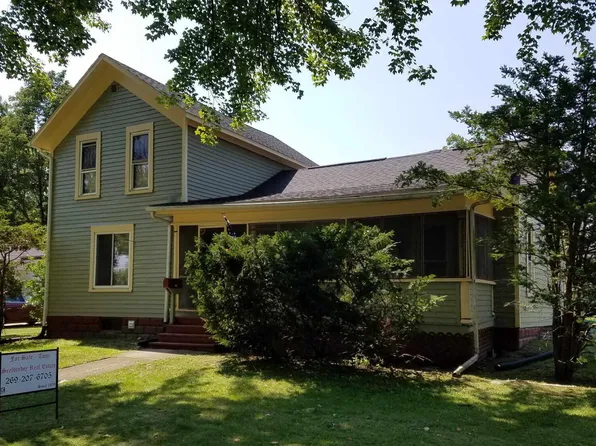 220 Hamilton Ave, Bangor, MI 49013