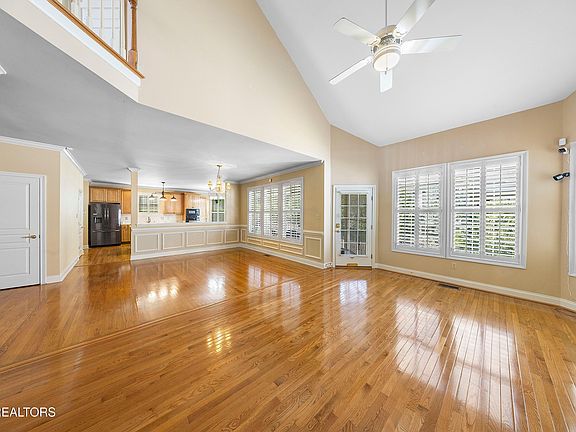 2nd image of 1110 Spy Glass Way