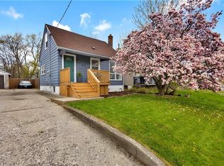 302 E 22nd St, Hamilton, ON L8V 2W1
