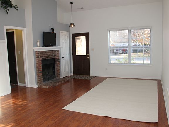 Living Rm wood burning fp