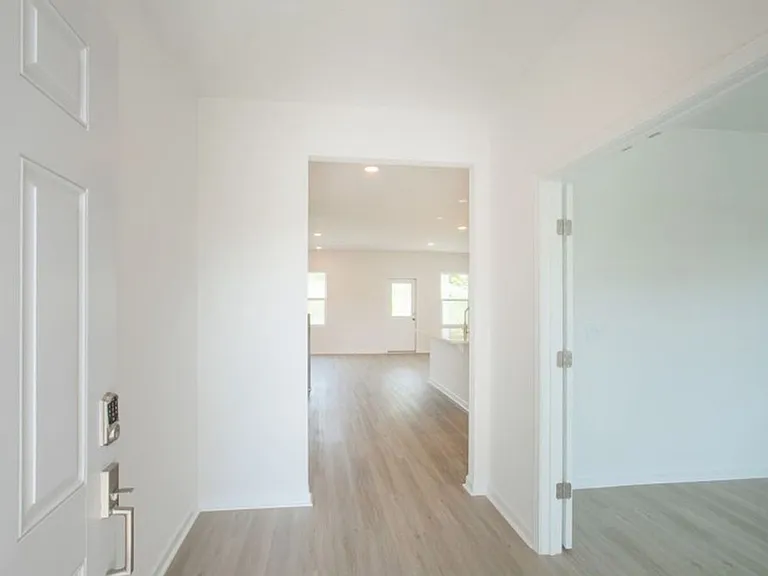 448 Jet Stream Dr — Photo 6