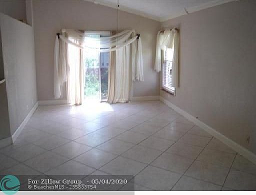 4th image of 313 Bishop Rd