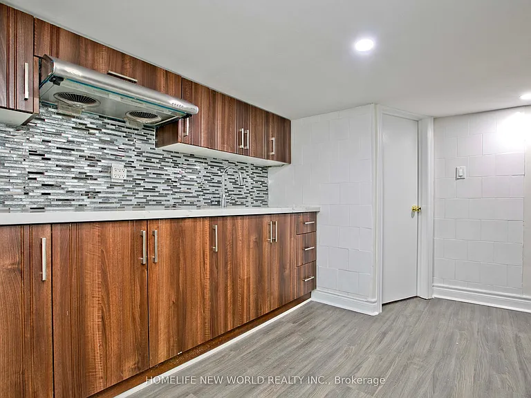 19 Britannia Ave — Photo 21