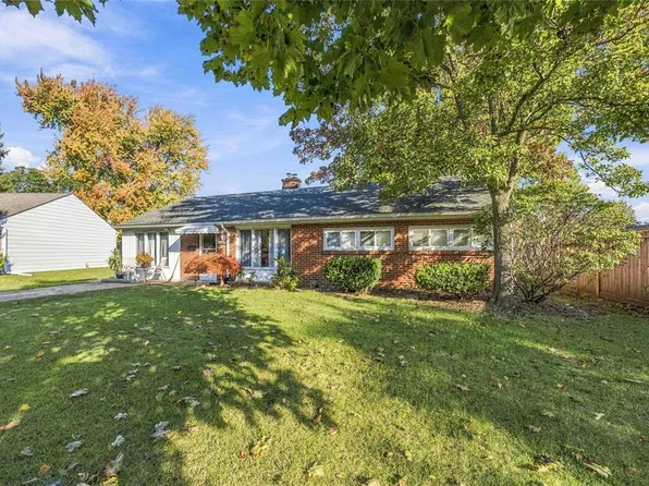914 Retlaw Dr, Sarnia, ON N7V 2X1