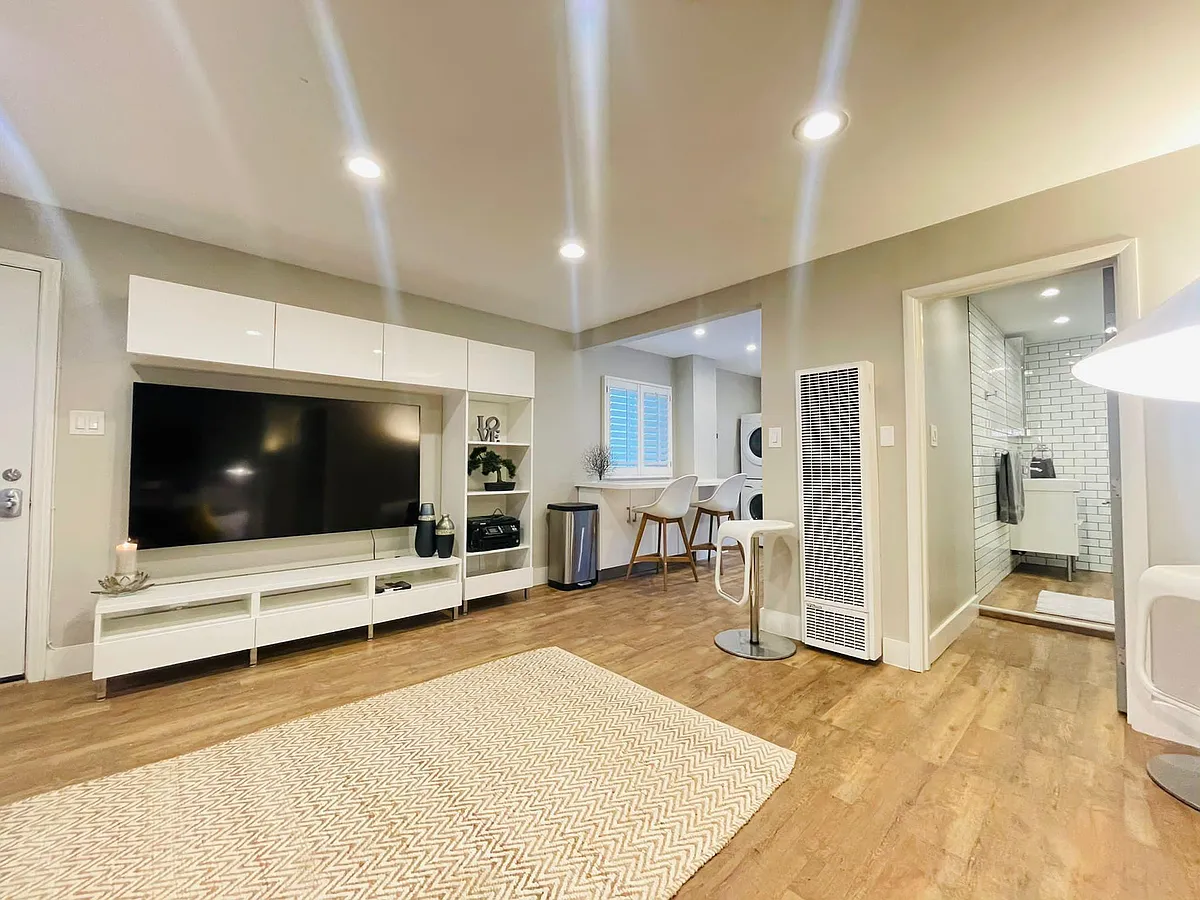 Building Photo - 10 27th Ave #10A