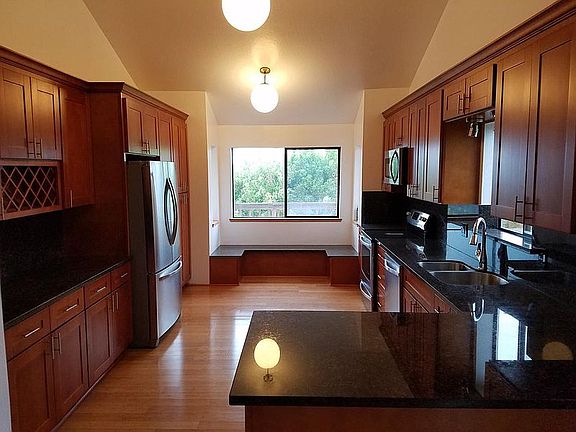 3rd image of 121 Tamalpais Ct