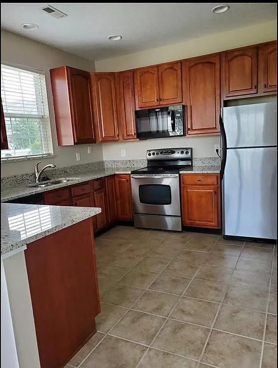 Building Photo - 5693 Castor Way