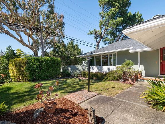 2nd image of 2871 Crestmoor Dr