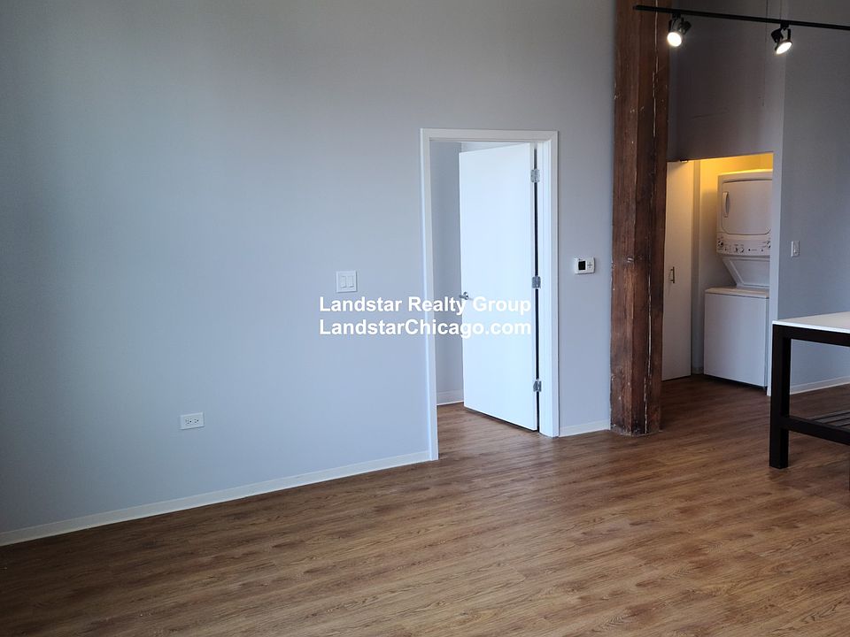 1st image of 125 E 21st St APT 402