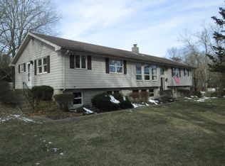 35 Old Windham Rd, South Windham, CT 06266