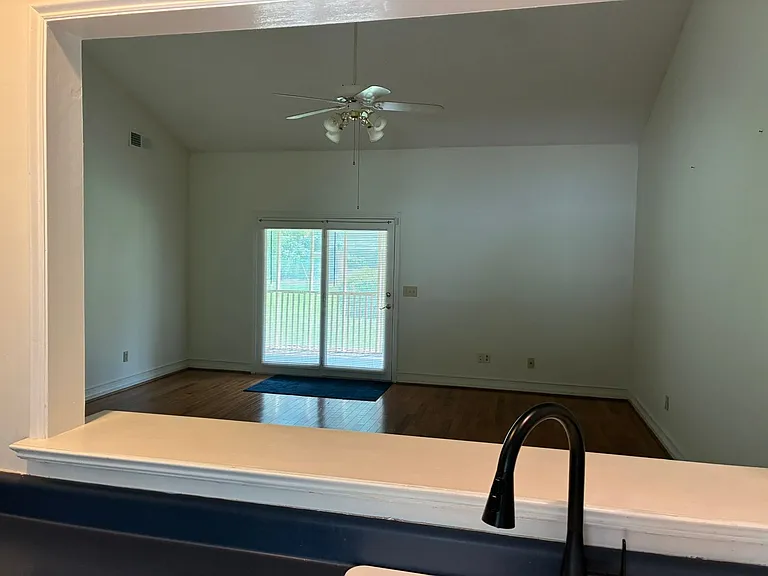 40 Boardwalk Ln — Photo 7