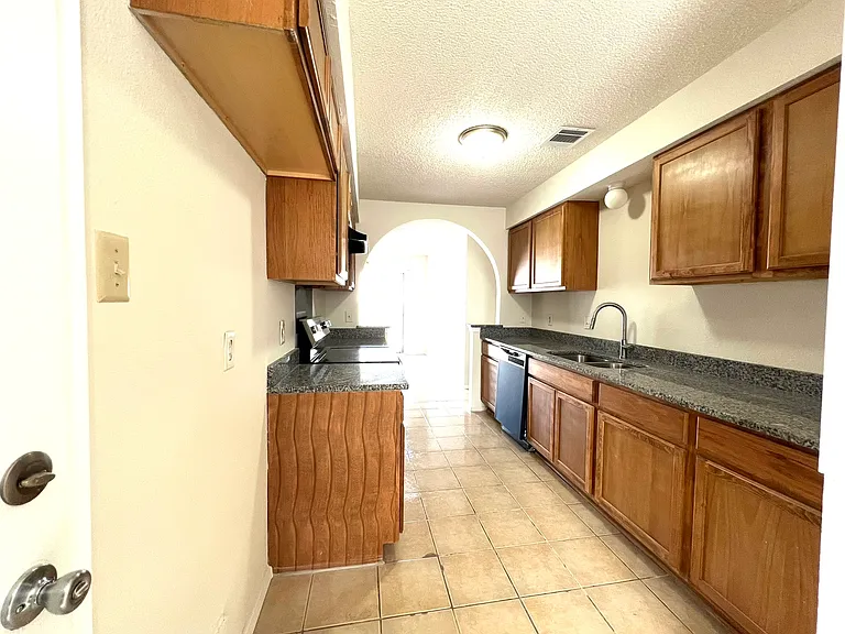 8818 Ridge Gate St — Photo 8