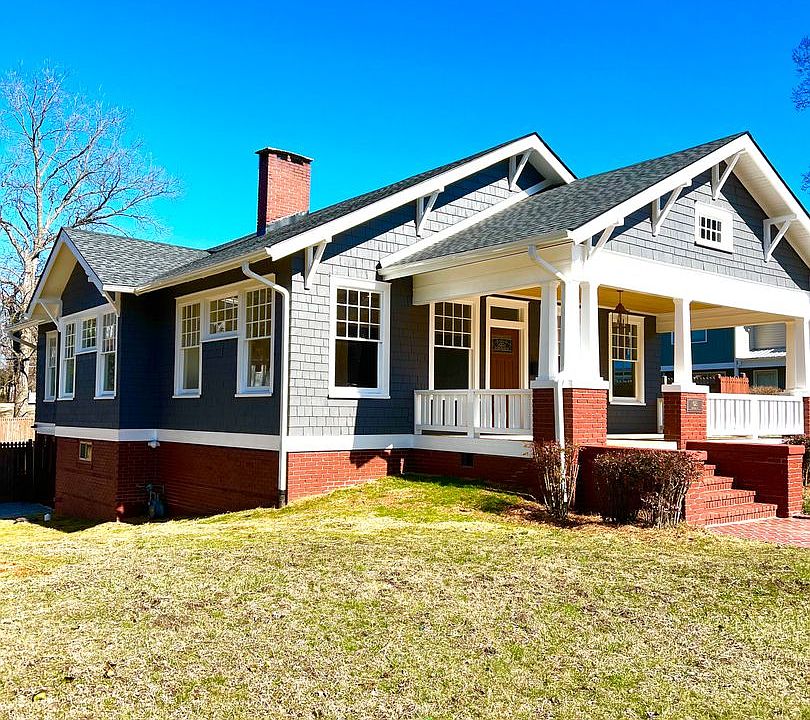 1st image of 425 4th Ave W