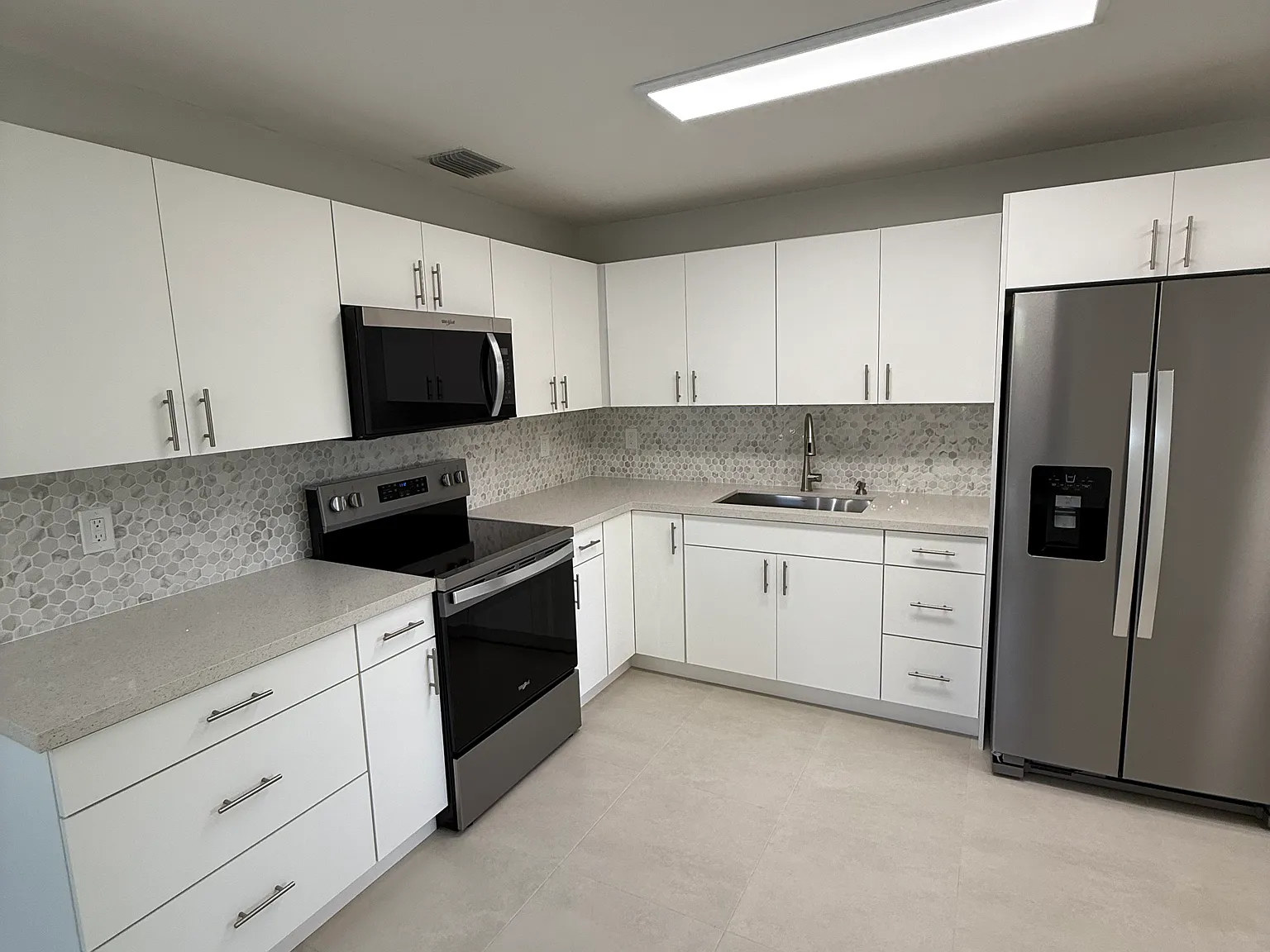 3 bed, 1500 sqft, $3,300 — Photo 2