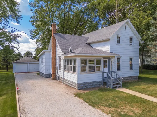 34 Bramley St, Saunemin, IL 61769