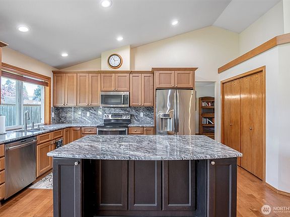 4th image of 8909 170th Street Ct E