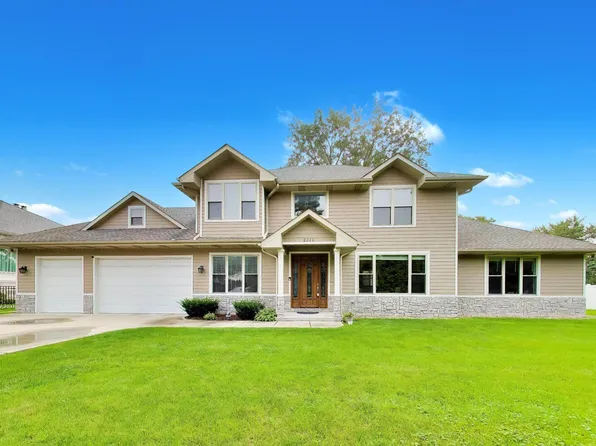 2311 N Arlington Heights Rd, Arlington Heights, IL 60004