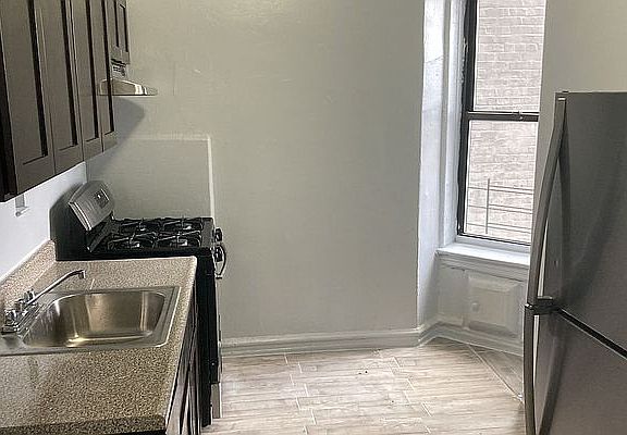 3rd image of 97 Euclid Ave APT 3J