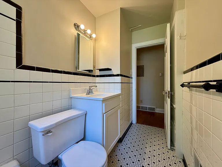 2525 Glenmary Ave #3 — Photo 18