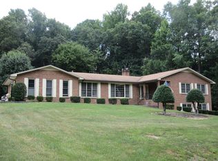 904 Wigwam Dr, Danville, VA 24540