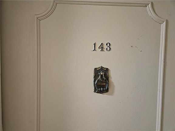 2nd image of 959 SE 2nd Ave APT 143