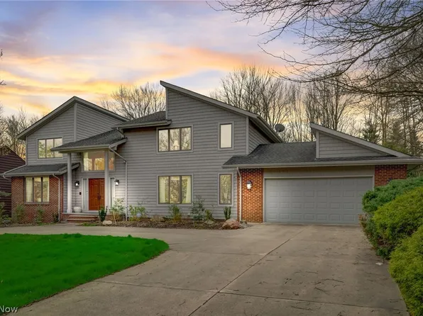 33278 Allenbury Dr, Solon, OH 44139